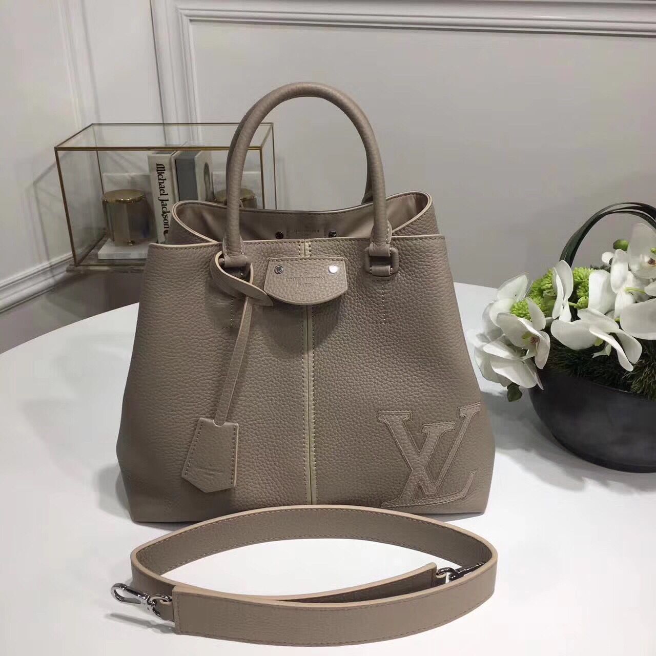 Louis Vuitton Pernelle M54780