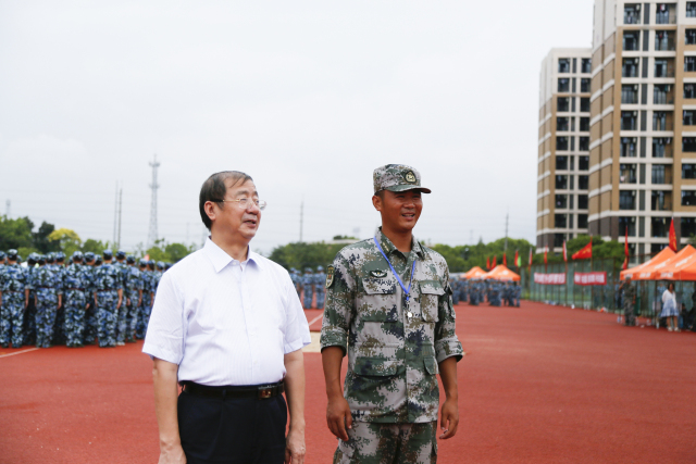 军训 迷彩是上应最青春的颜色