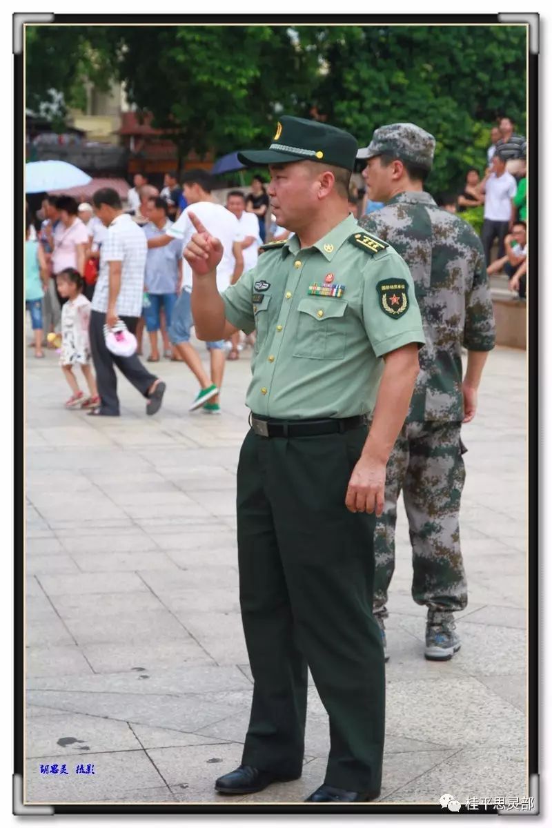 女兵成亮点桂平市2017年新兵入伍欢送会武警兵居多