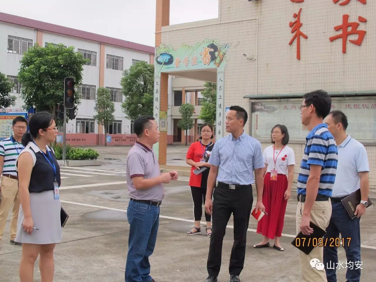 均安建安中学全体老师图片