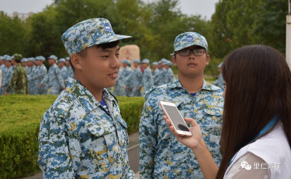 軍訓曬黑怎樣快速變白(軍訓曬黑怎麼變白皮膚簡單有效)