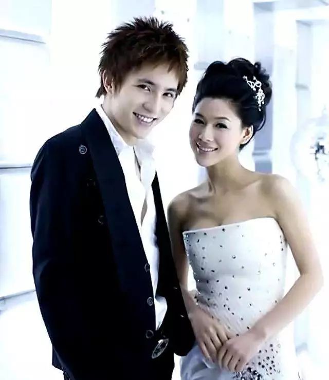 薛之谦和高磊鑫结婚照图片