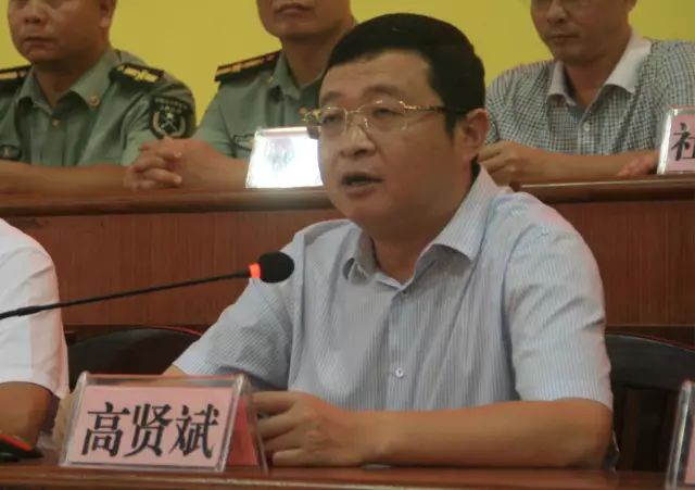 高贤斌在会上讲话杨文彬在大会上向关心和支持征兵工作的各级党委