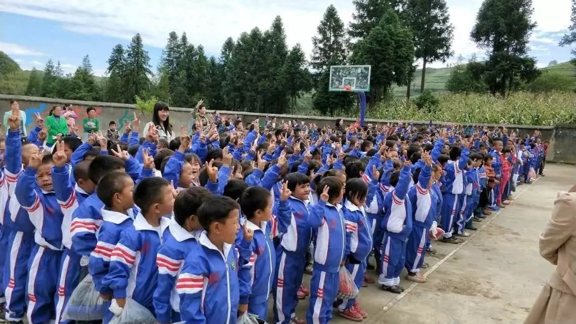 祝贺:台铃梦想小学●毕节马鞍小学校服捐赠仪式圆满结束