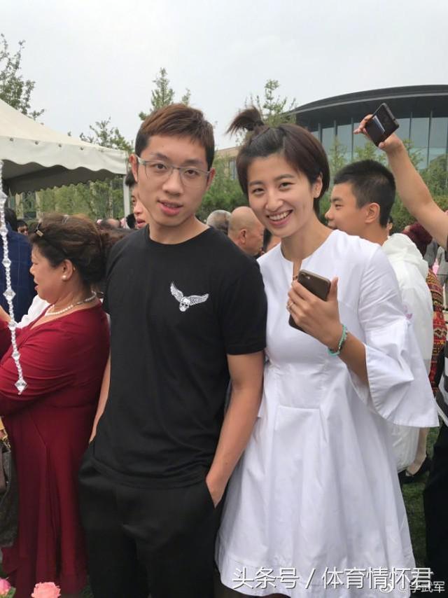 李晓霞婚礼现明星大腕,许昕王皓全家出席,丁宁刘诗雯惊艳亮相!