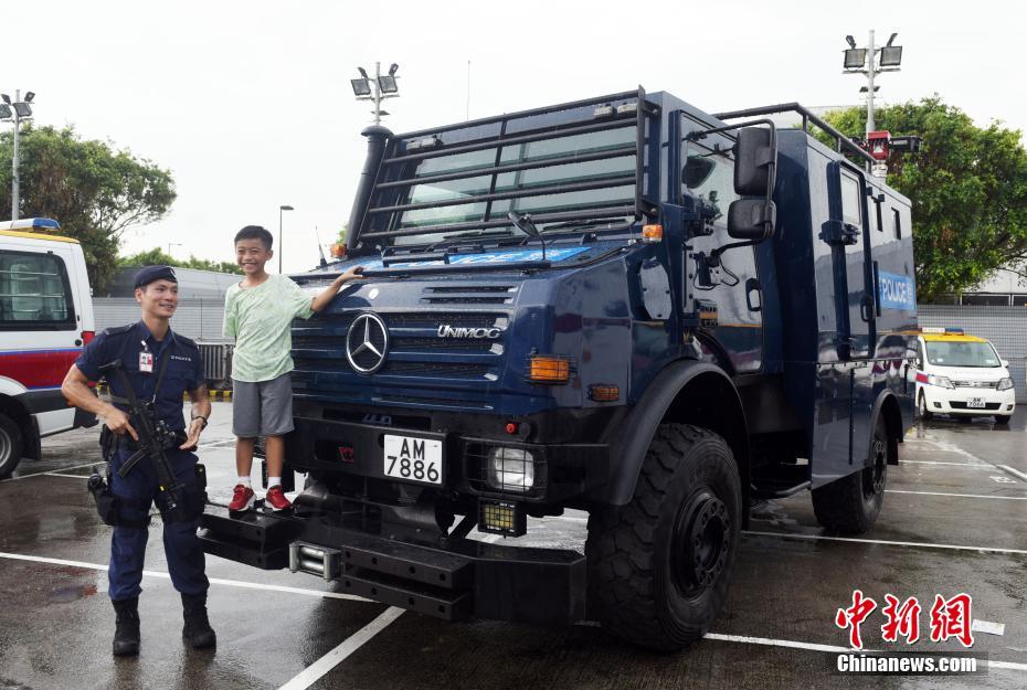 机场特警警车图片