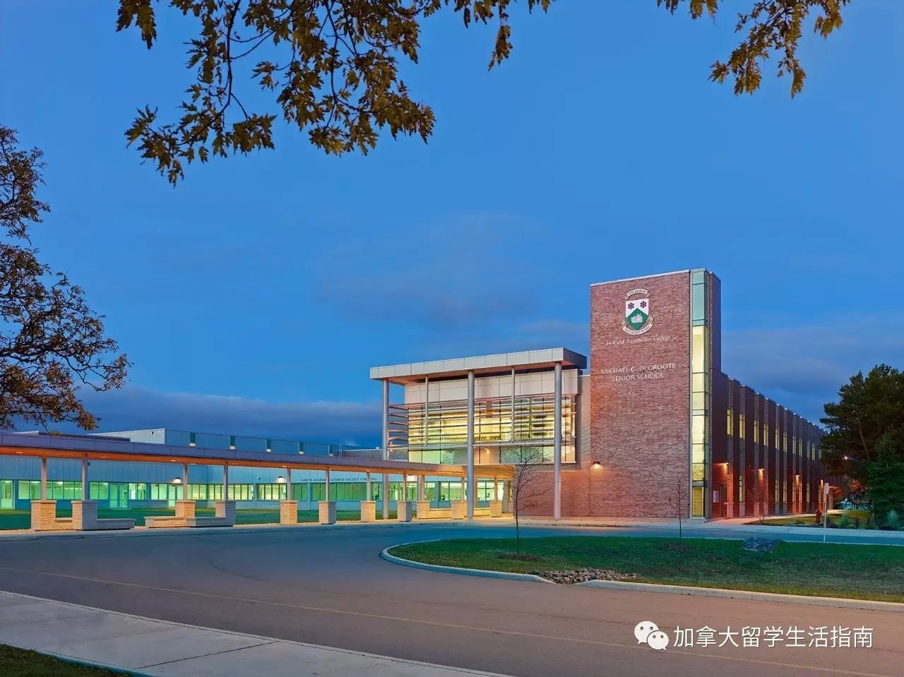 临近各大名校,如麦克马斯特大学,多伦多大学士嘉宝校区等知名学府