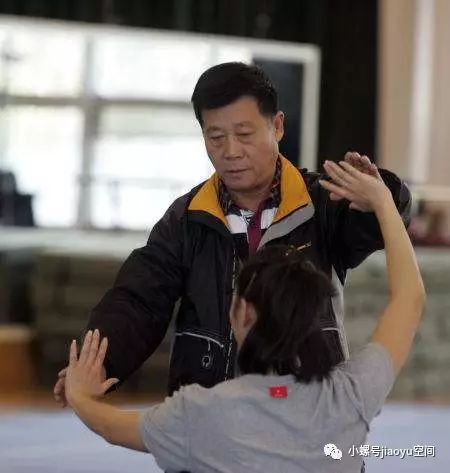 这是天津武术队总教练刘宝玉的第七次全运会之旅,67岁的他是第十三届