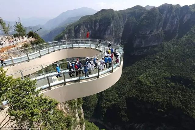 中國這十大玻璃棧道 廣東這玻璃棧道已經嚇尿無數人!你敢來麼?