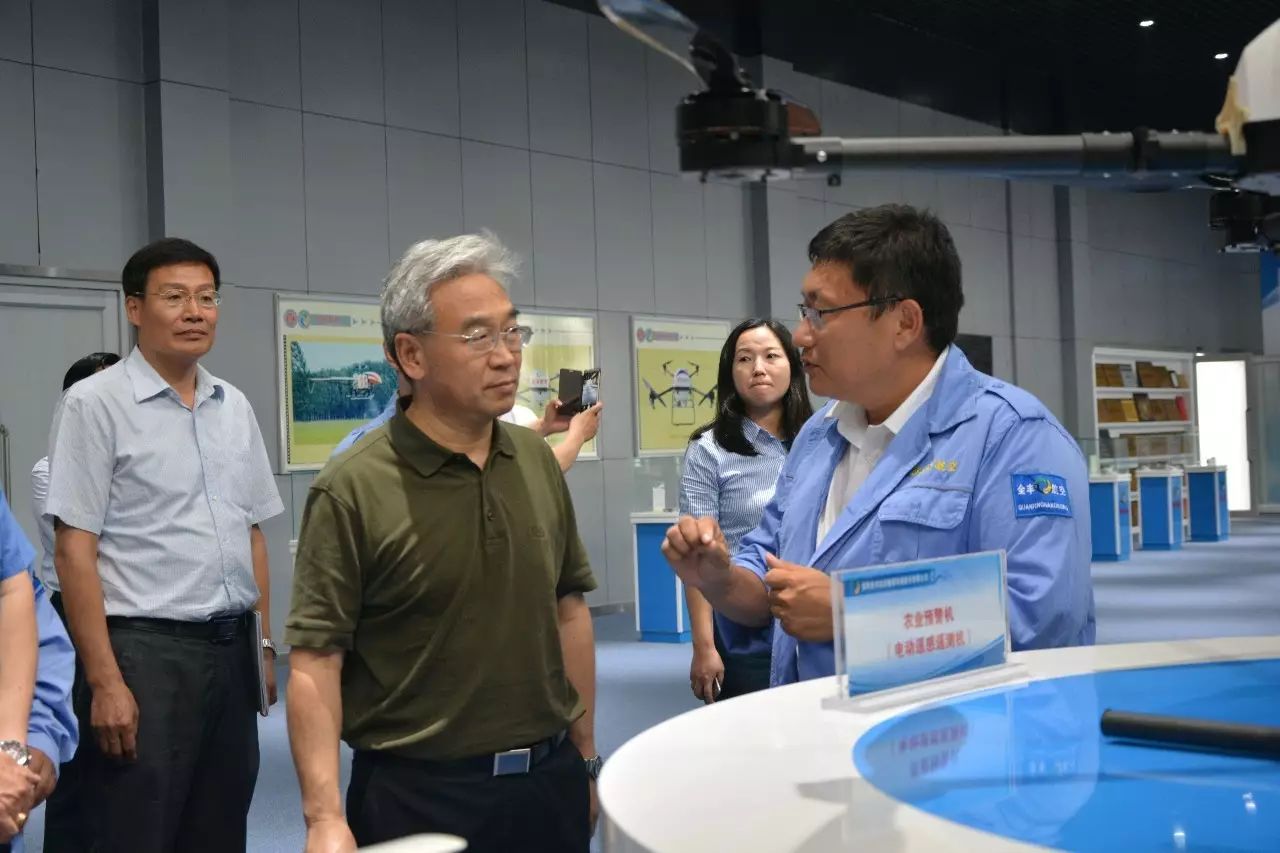 航空植保新生态安阳全丰获赞扬—农业部副部长张桃林莅临全丰航空