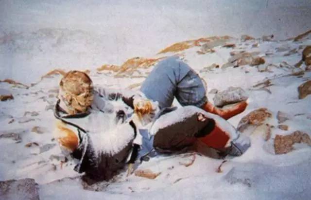 珠穆朗玛峰死亡图片图片