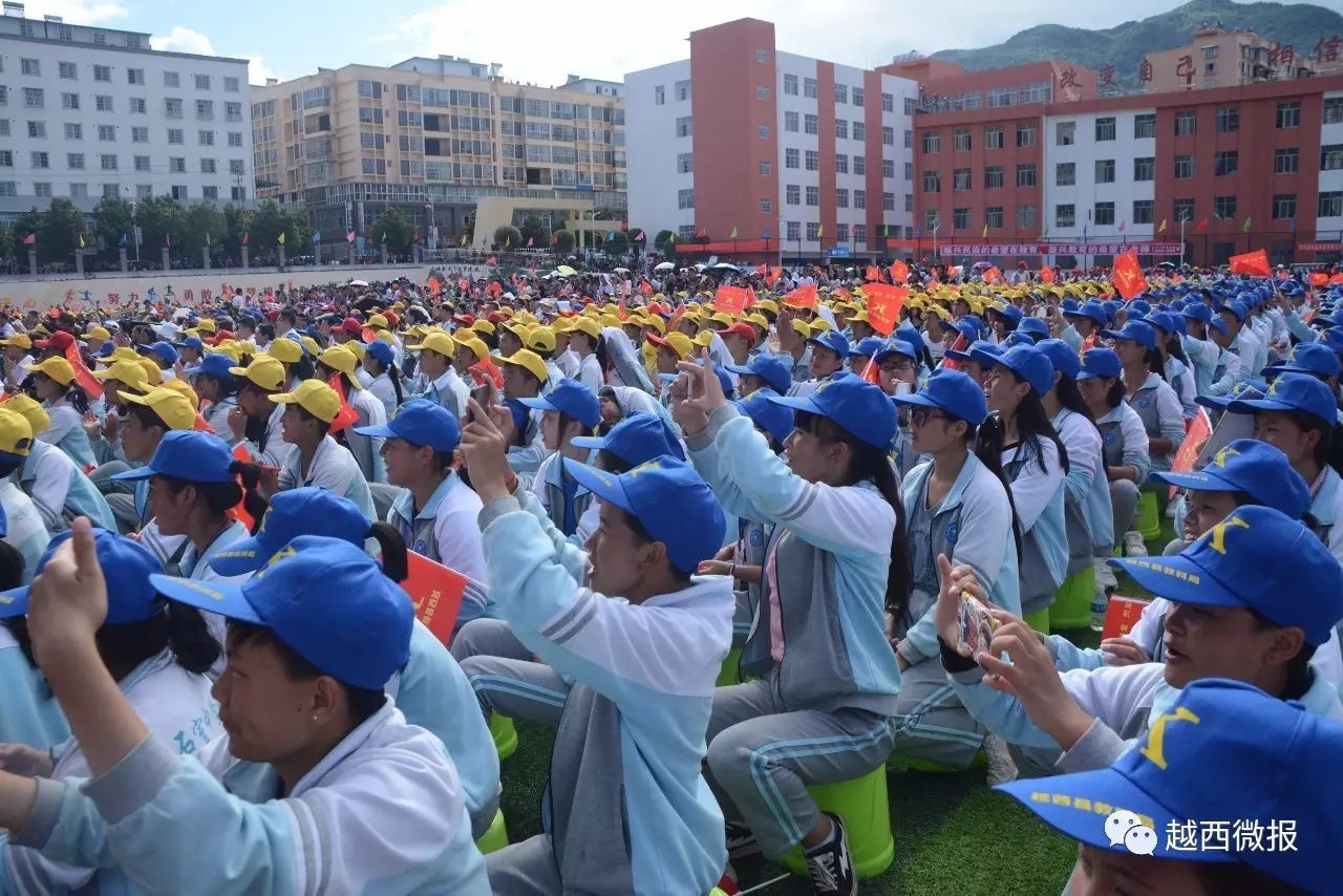 越西县民族中学图片