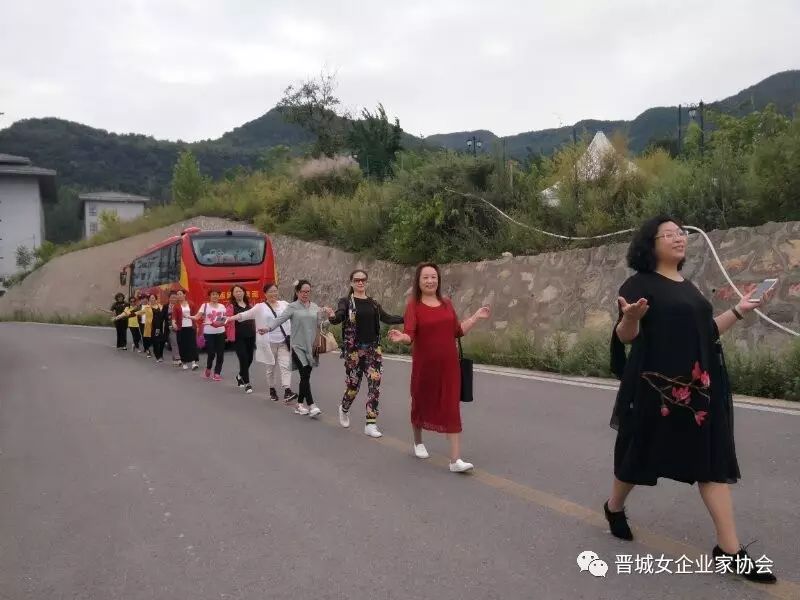 晋城市女企业家协会第三十次会长办公会议在阳城县卧龙湾召开