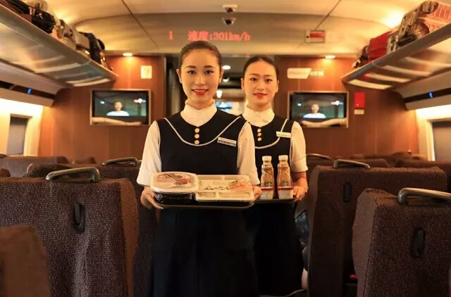 揭秘高鐵整列包車配餐服務千份盒飯2分鐘上車