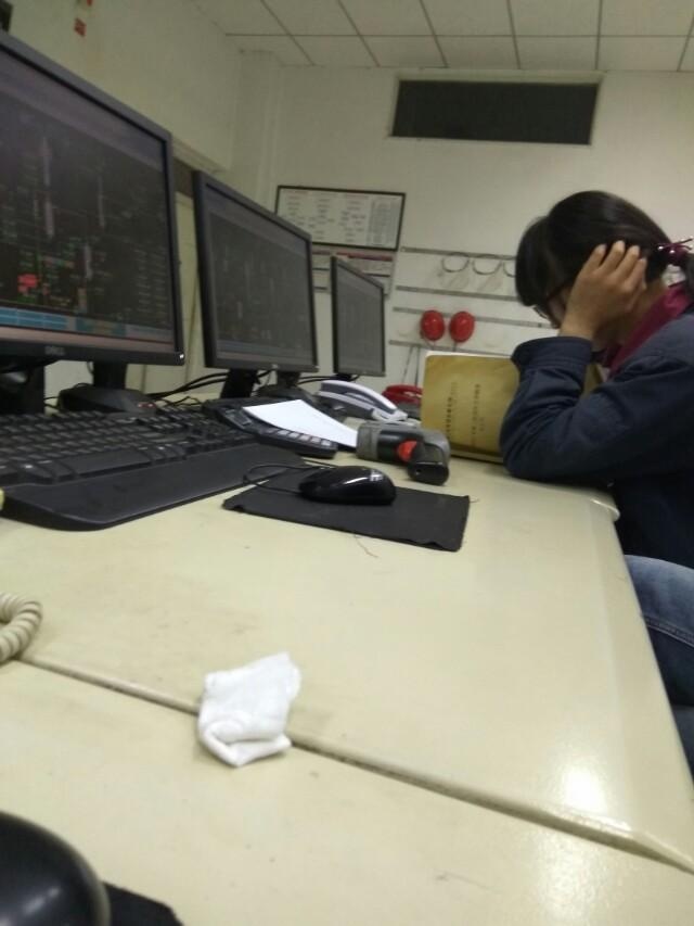 以前在深圳亲戚开的一个小工厂里上了三年多的夜班,后来自己又开夜宵