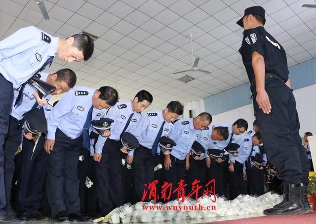 渭南巡特警刘国强殉职 警民含泪送忠魂(组图)