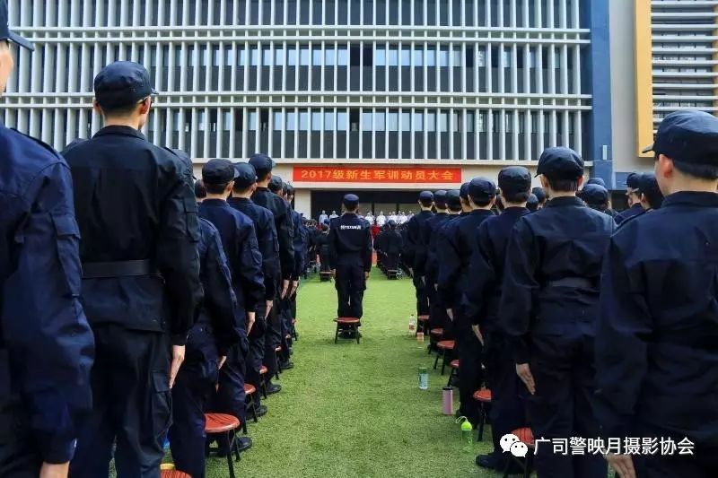 学院党委委员,副院长林奕龙同志做军训动员学生处吴佩洪处长宣布军训