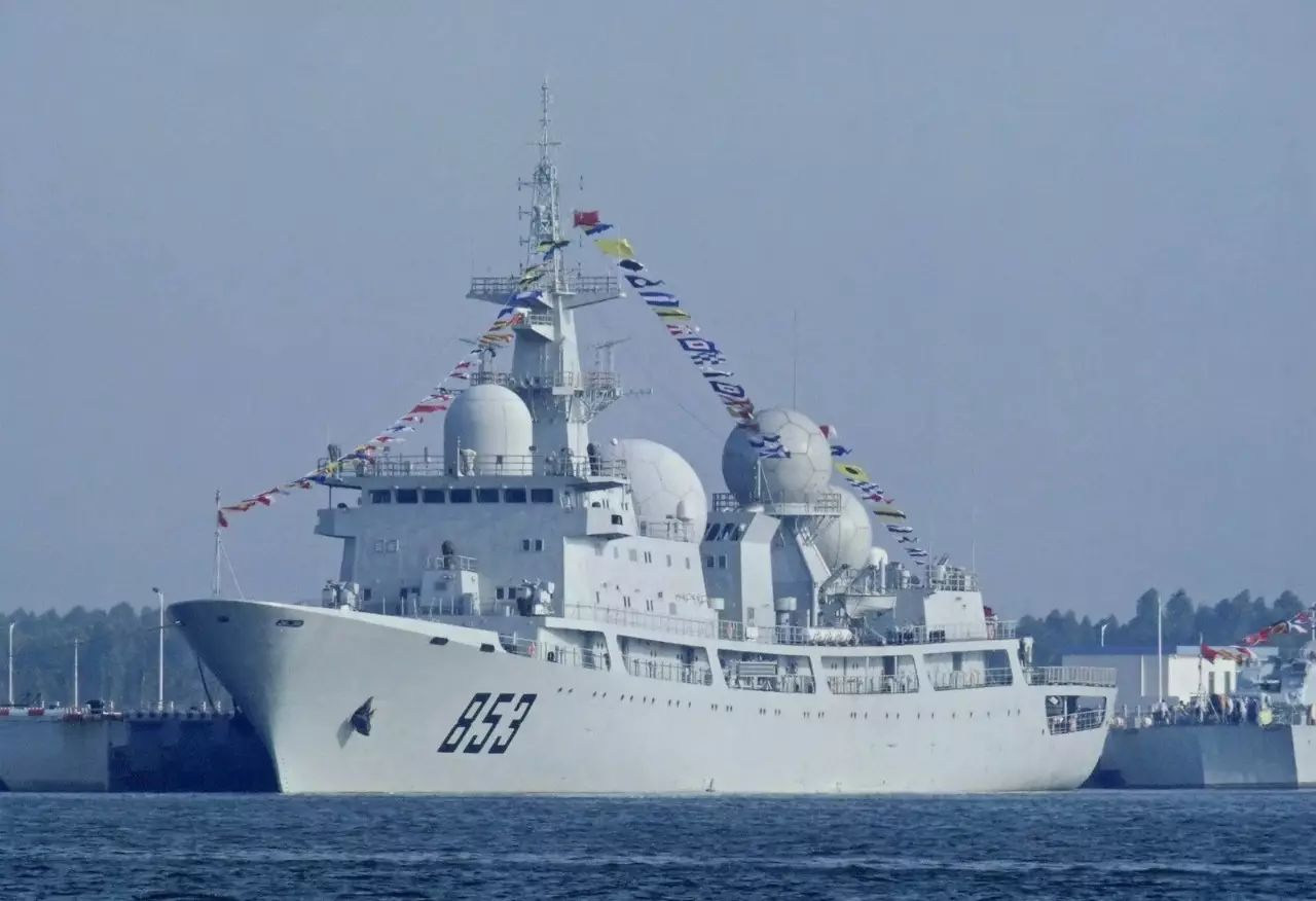 中国新电子侦察船亮相强化信息化作战能力