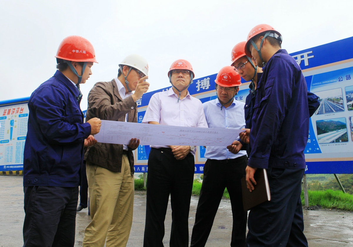 【八局要闻】集团公司党委书记刘胜尧到玉楚高速公路项目检查指导