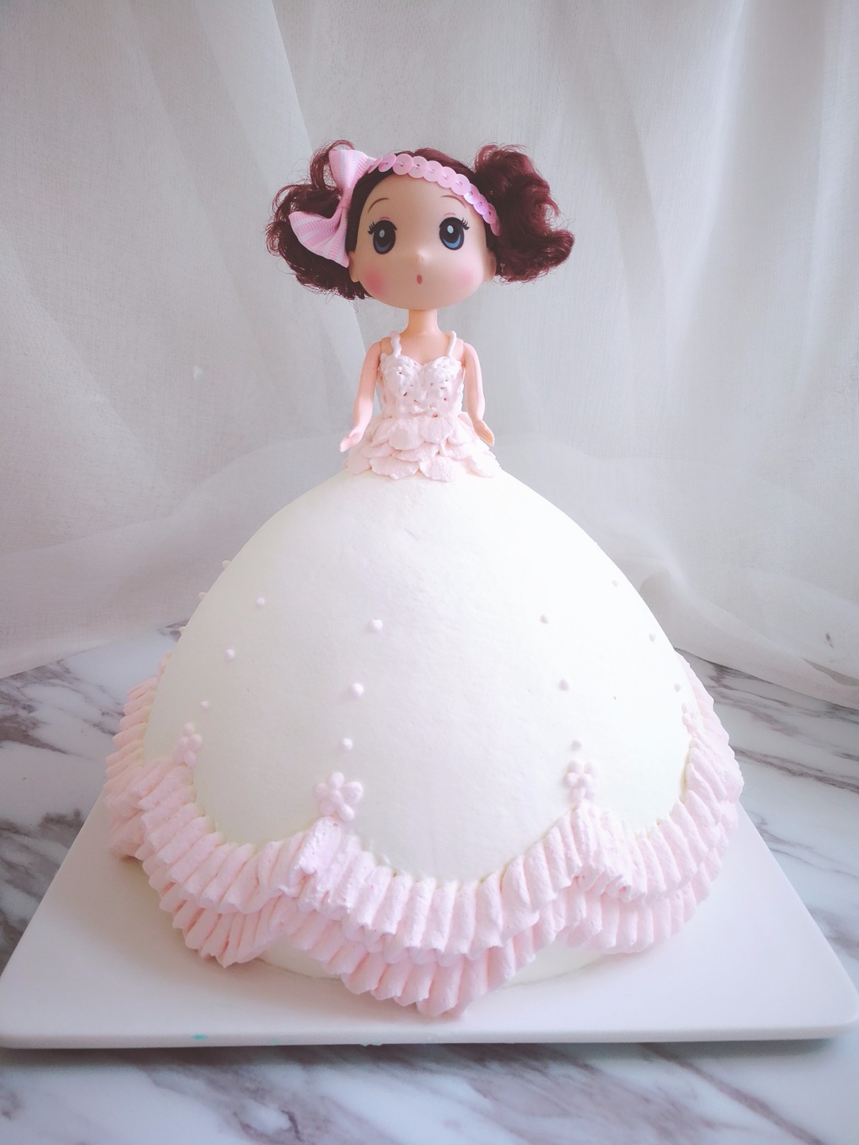 迷糊娃娃蛋糕很流行两款适合接单的淡奶油芭比娃娃蛋糕