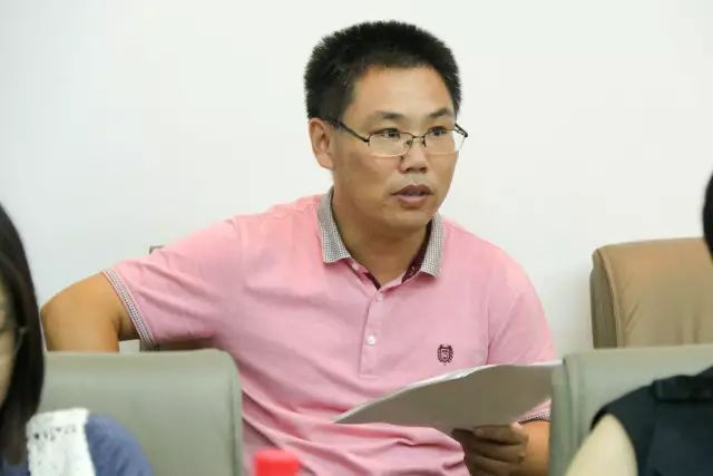 办好民办学校不能墨守成规区人大常委会主任许岳荣一行到民办学校视察