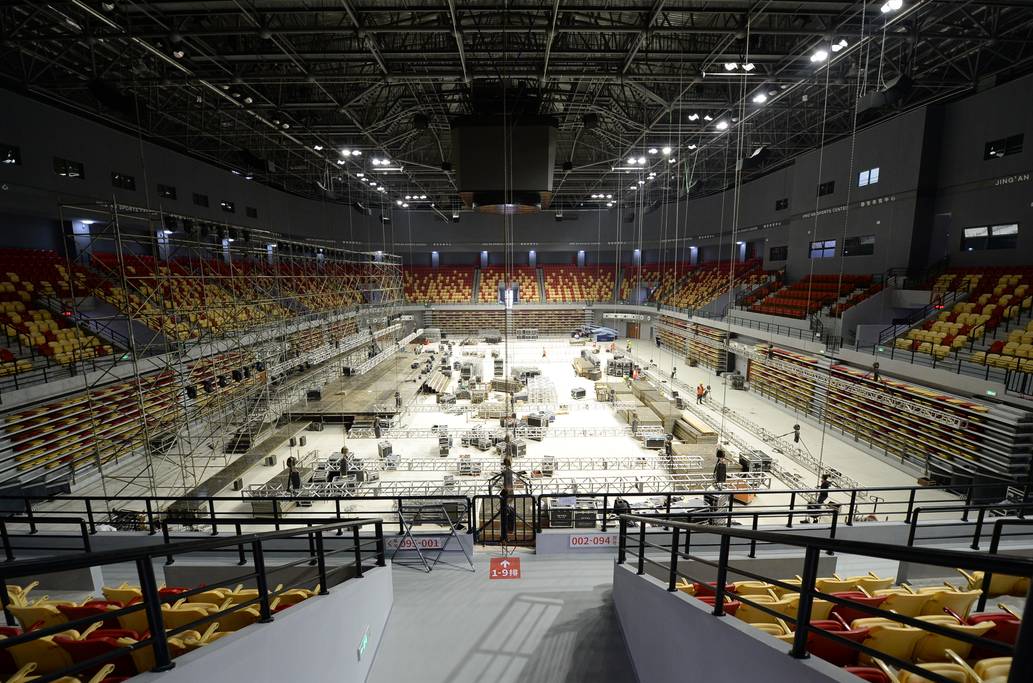 静安体育中心内设5600人座位的综合体育馆,2片篮球场,2片排球场,4片