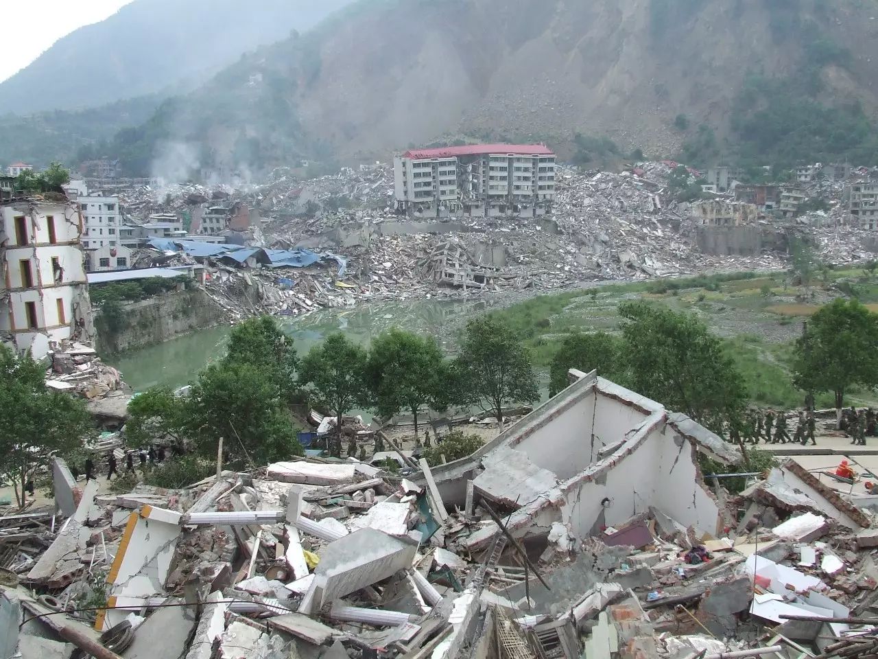 据说512汶川大地震,第一个与外界建立起来的联系,就是通过业余无线电