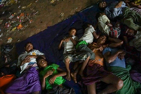难民睡觉图片