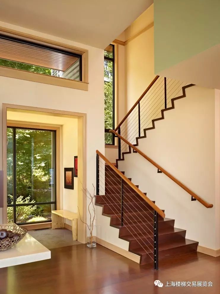 【楼梯知识】豪华级玄关楼梯设计,50款效果图供你选择!