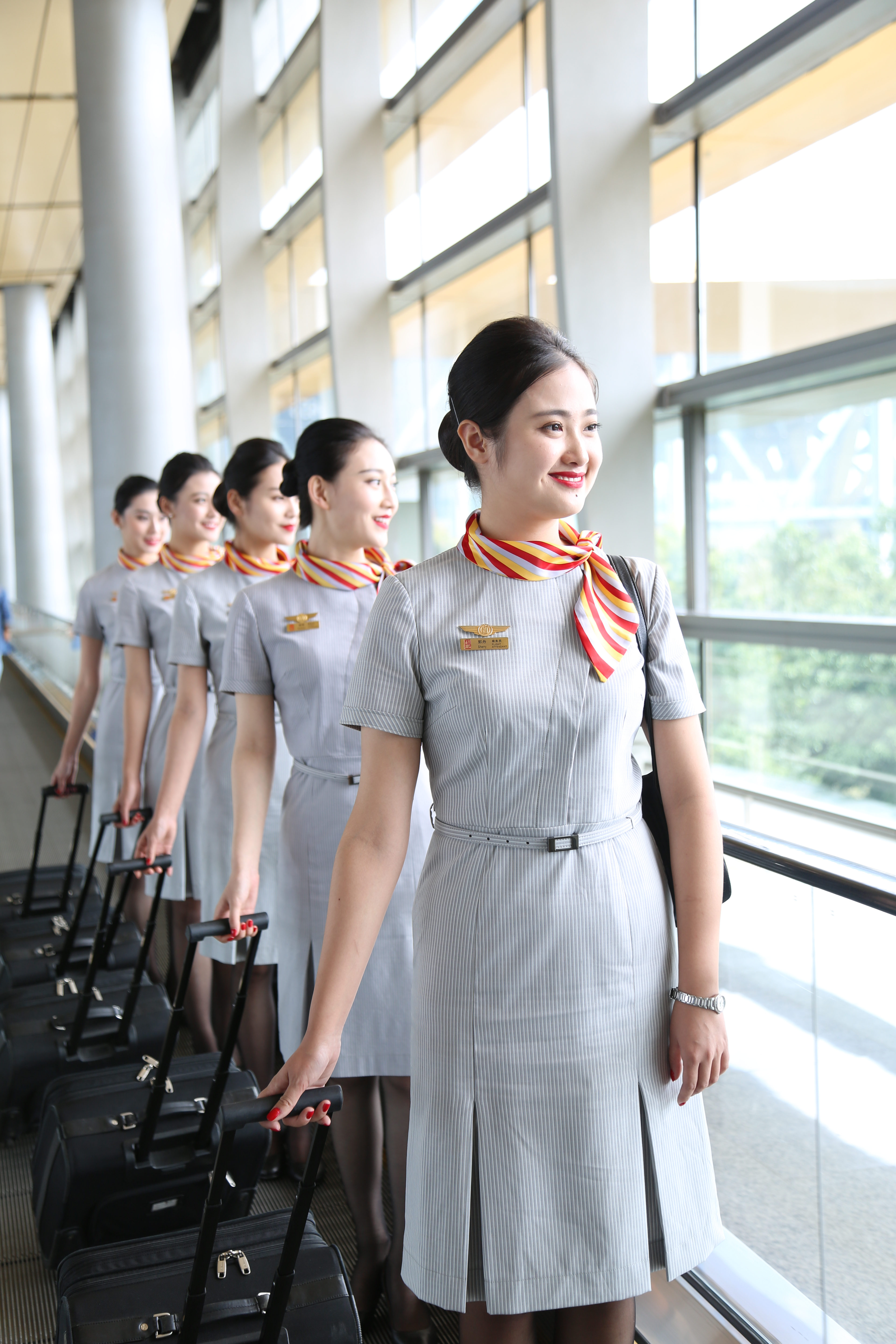 中国国际航空空姐服装图片