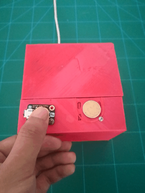 使用arduino uno 制作的偷钱喵储钱罐