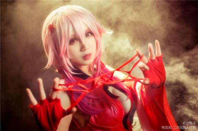 我要胸口拔大劍!《罪惡王冠》蝶祈的cosplay欣賞