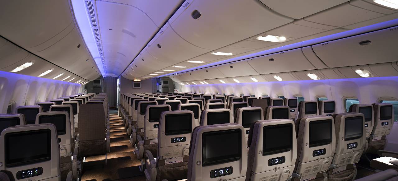 东航波音777商务舱图片