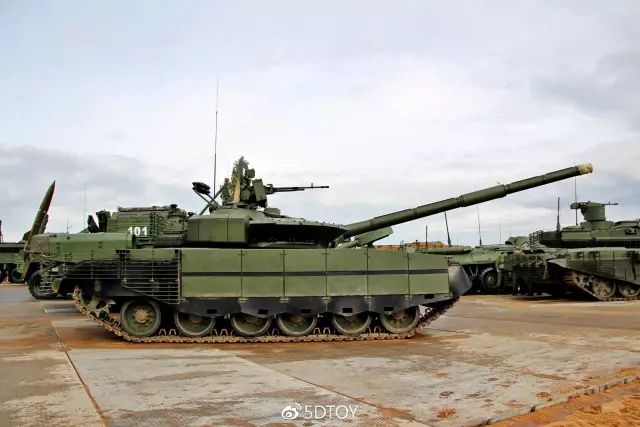 乌拉尔双雄:俄罗斯最新款t90m和t-80bvm坦克