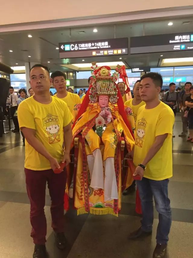 霞浦松山天后行宫妈祖金身分灵凉山州供奉,厦航为妈祖开通人检通道