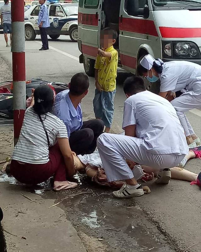 女子被大货车碾碎分尸图片