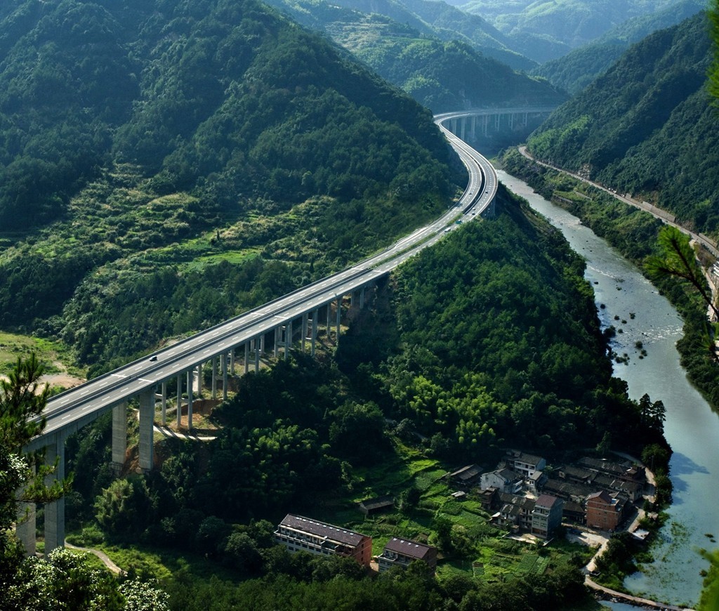 温州乐清湾港区铁路支线永嘉段工程:全长216公里,其中主线7