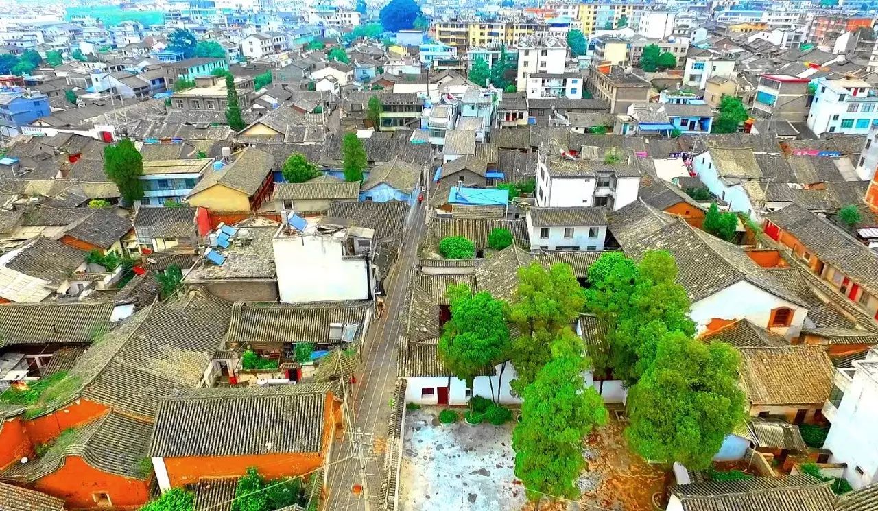 会泽除了温泉路图片