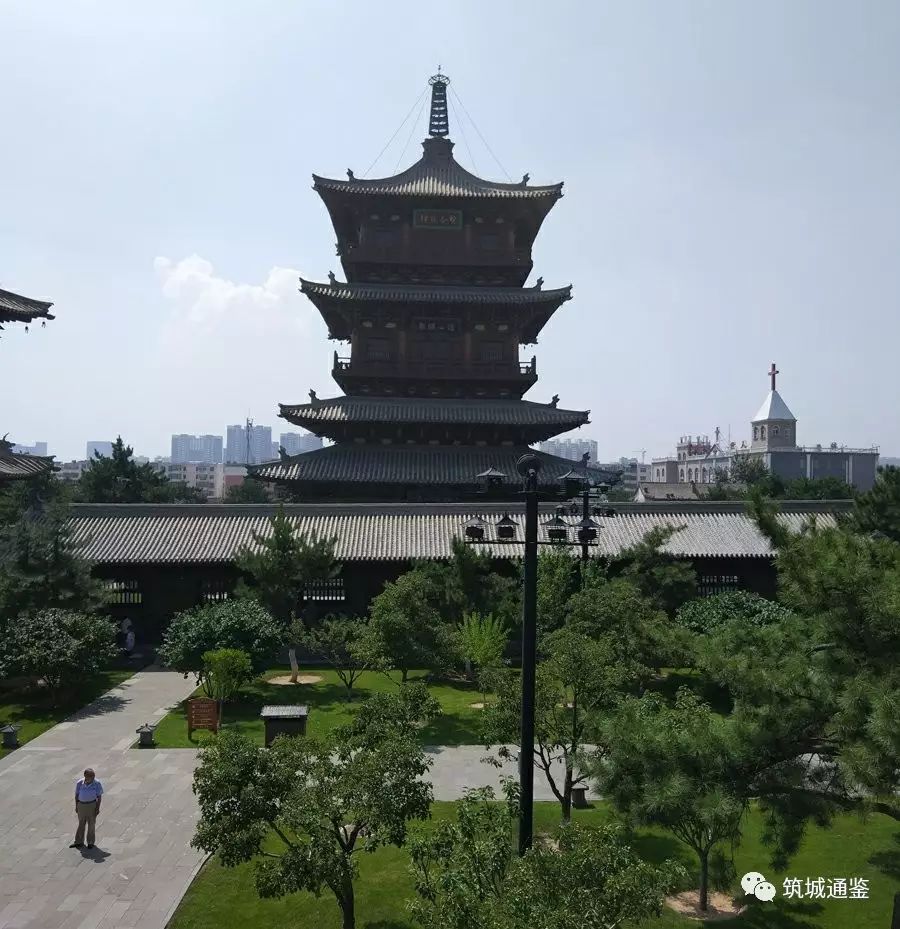 中國現存規模最大的寺廟單體古建築在山西大同華嚴寺