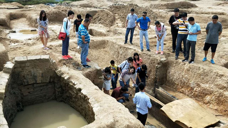 这绝对是青岛第一次,市民走近黄岛汉代古墓群,穿越2000年