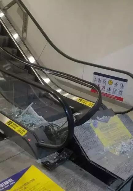 扶手电梯事故图片