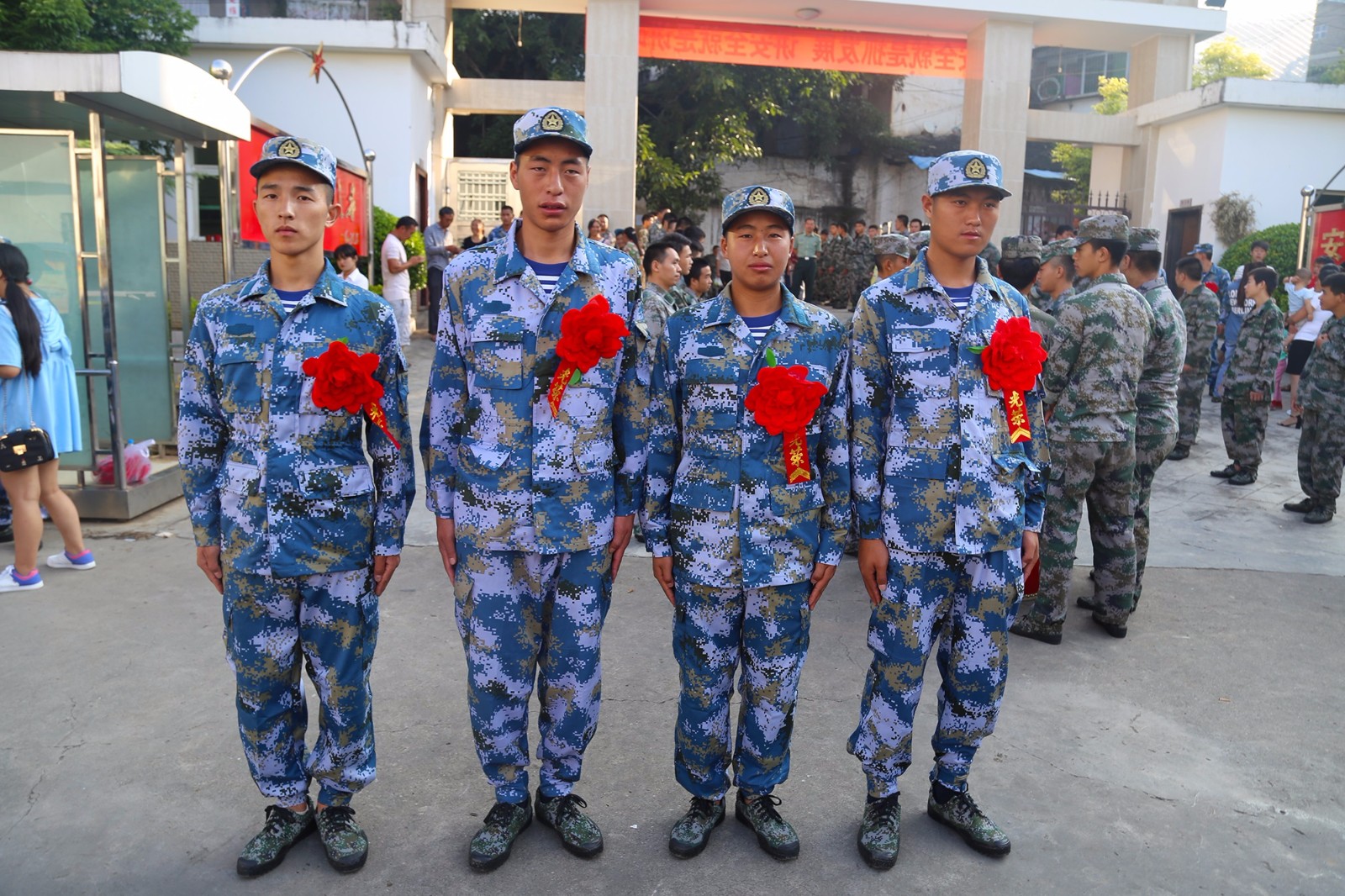 海军新兵服装图片