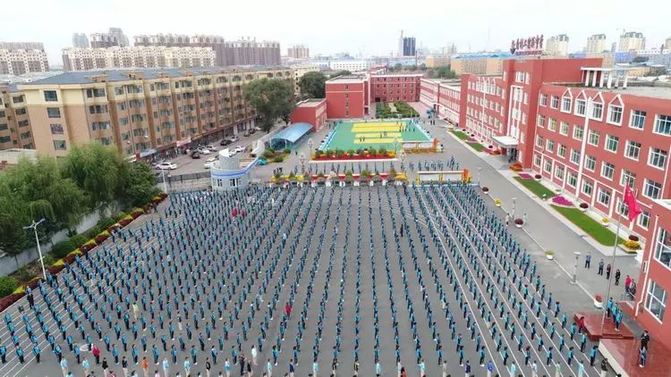 铭记历史,缅怀先烈,传承和发扬爱国主义精神,榆树市第二实验中学2000