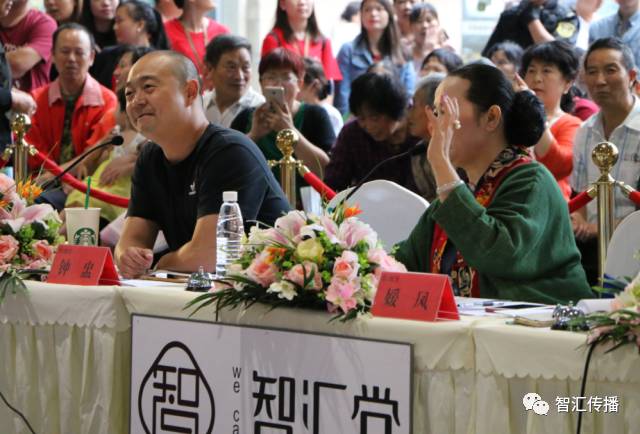 堂爱心推广大使媛凤,巴蜀笑星田长青(田菜农),和林晓东(矮冬瓜),钟盅