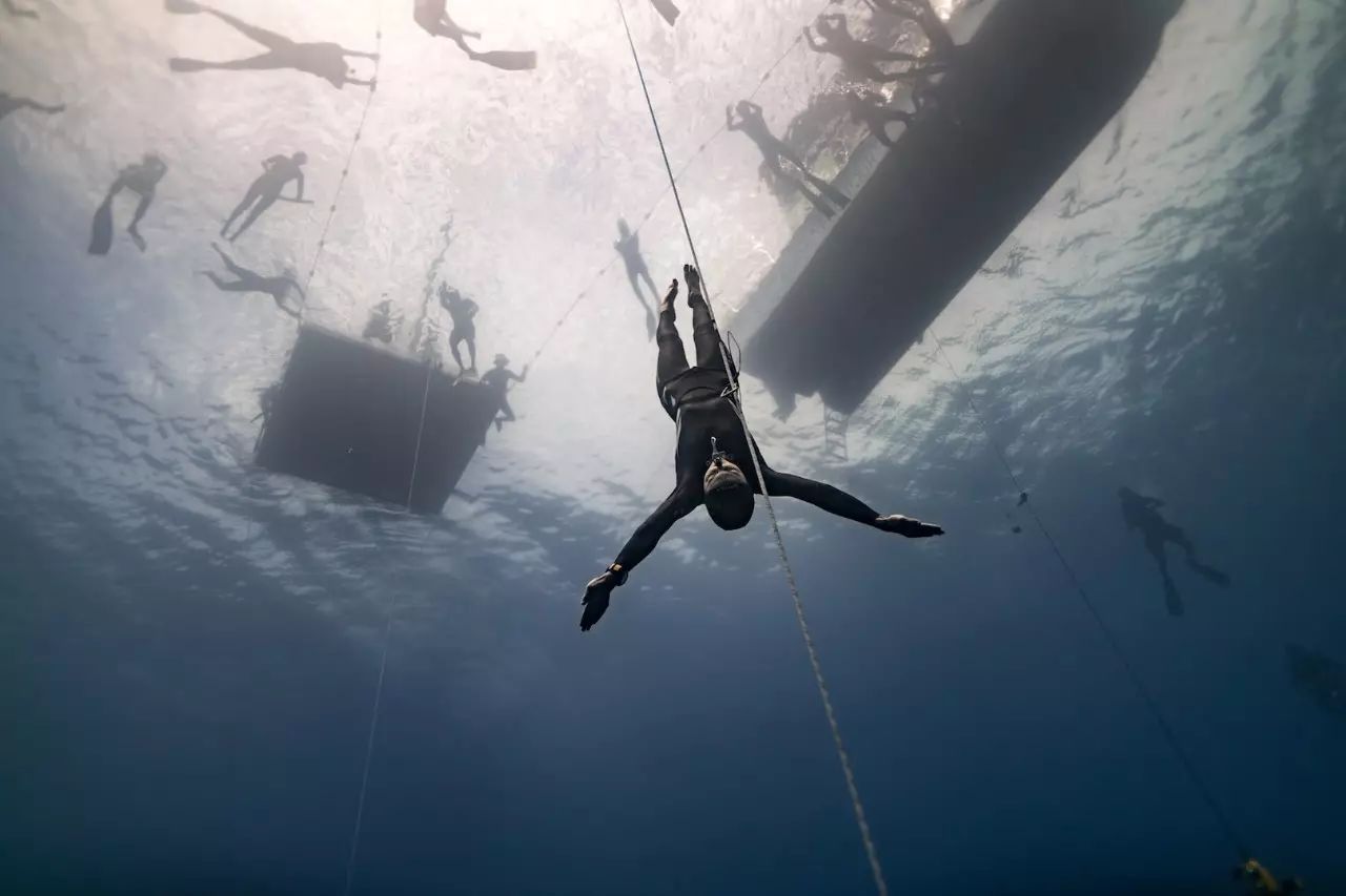 世界自由潜水第一人图片