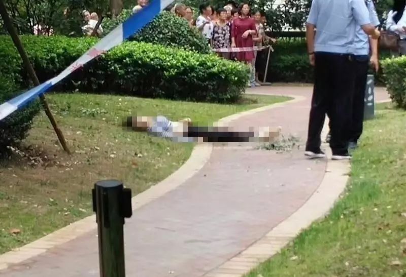 武汉女子高坠身亡图片