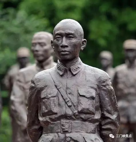 他叫李家鈺(1892—1944年5月21日),四川省蒲江縣大興鄉人.