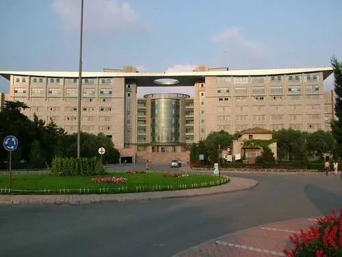 吉林建筑大学逸夫楼图片