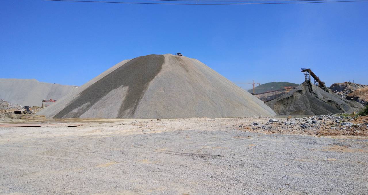 【現場】大產量,高效率 福建時產千噸碎石制砂生產線