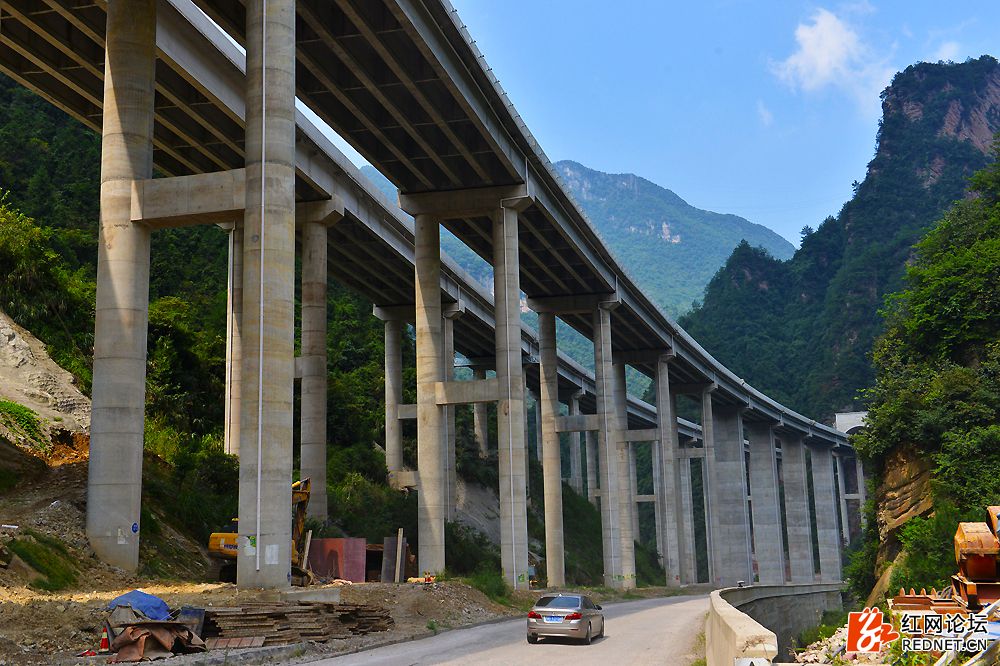 张桑高速年底通车 建设工地施工繁忙